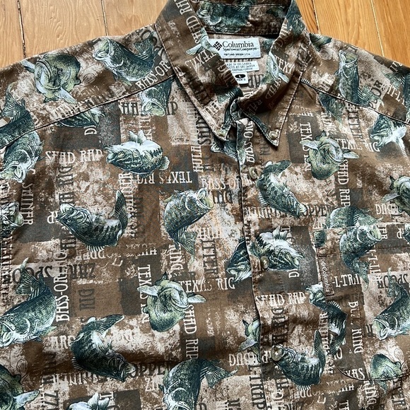 COLUMBIA SPORTSWEAR Men's Short Sleeve Button Down Graphic Fish Shirt Large - Picture 4 of 10